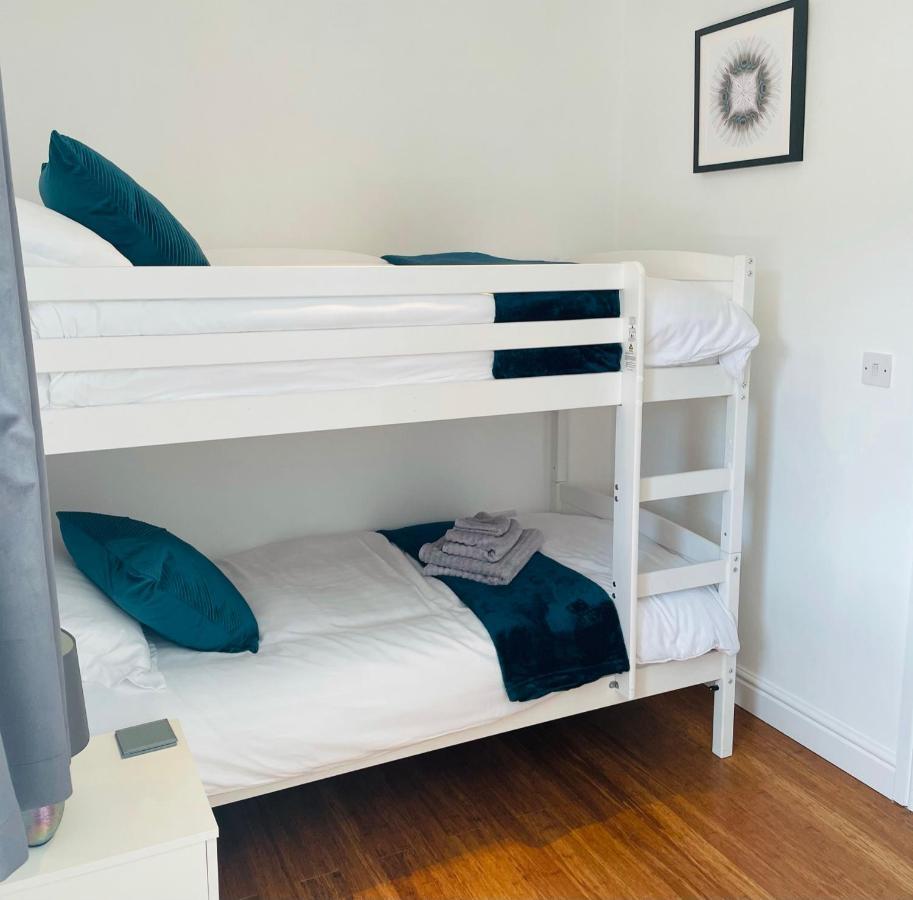 Sunny Corner, Padstow. Spacious 3 Bedrooms, 2.5 Bathrooms, Parking, Garden. Екстериор снимка