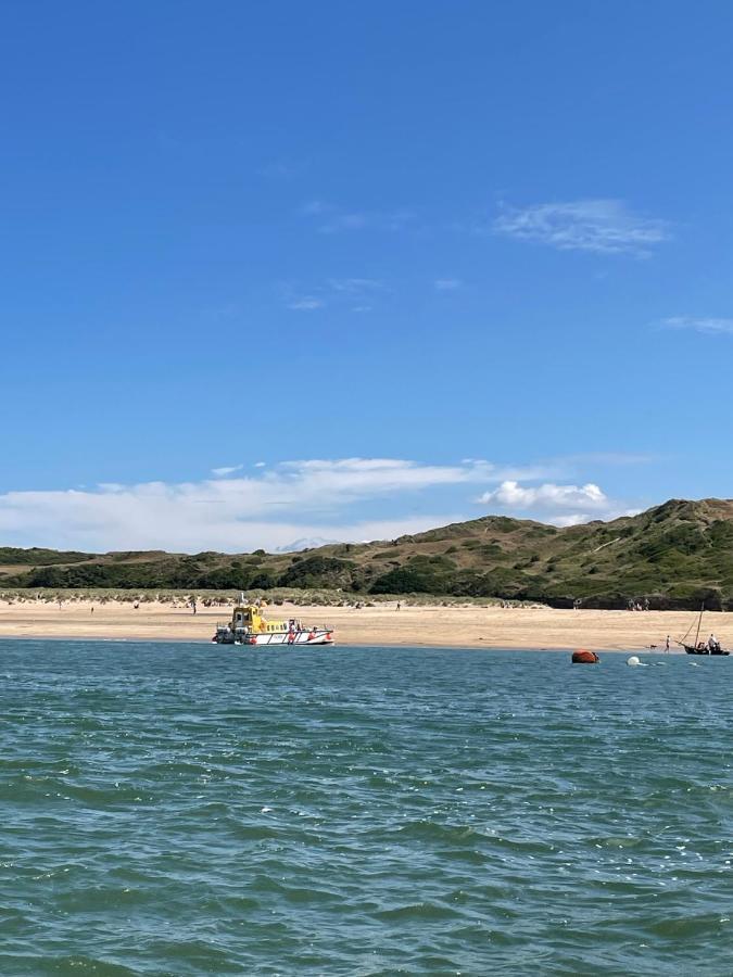 Sunny Corner, Padstow. Spacious 3 Bedrooms, 2.5 Bathrooms, Parking, Garden. Екстериор снимка